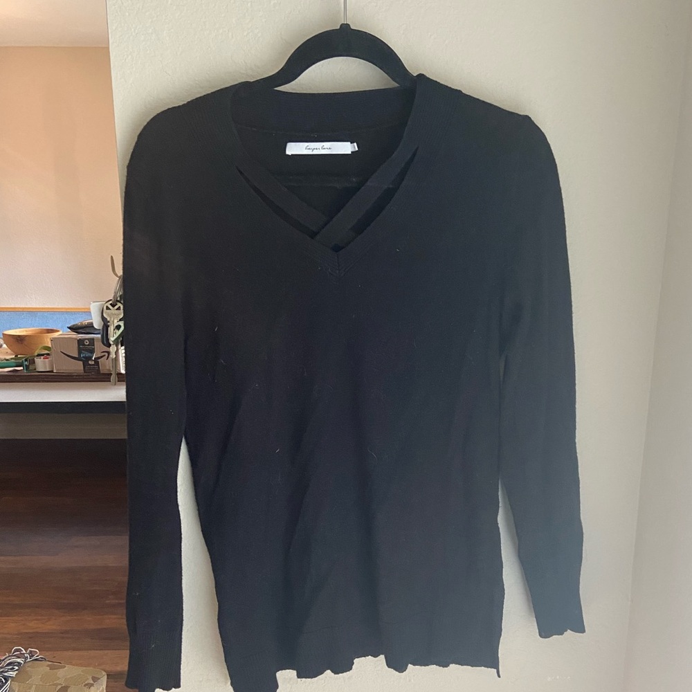 Cut out pullover